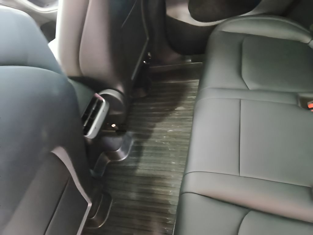 Used 2023 Tesla Model Y Performance image 28
