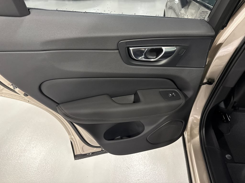 Used 2026 Volvo XC60 B5 Plus w/ Climate Package AWD/4WD image 21