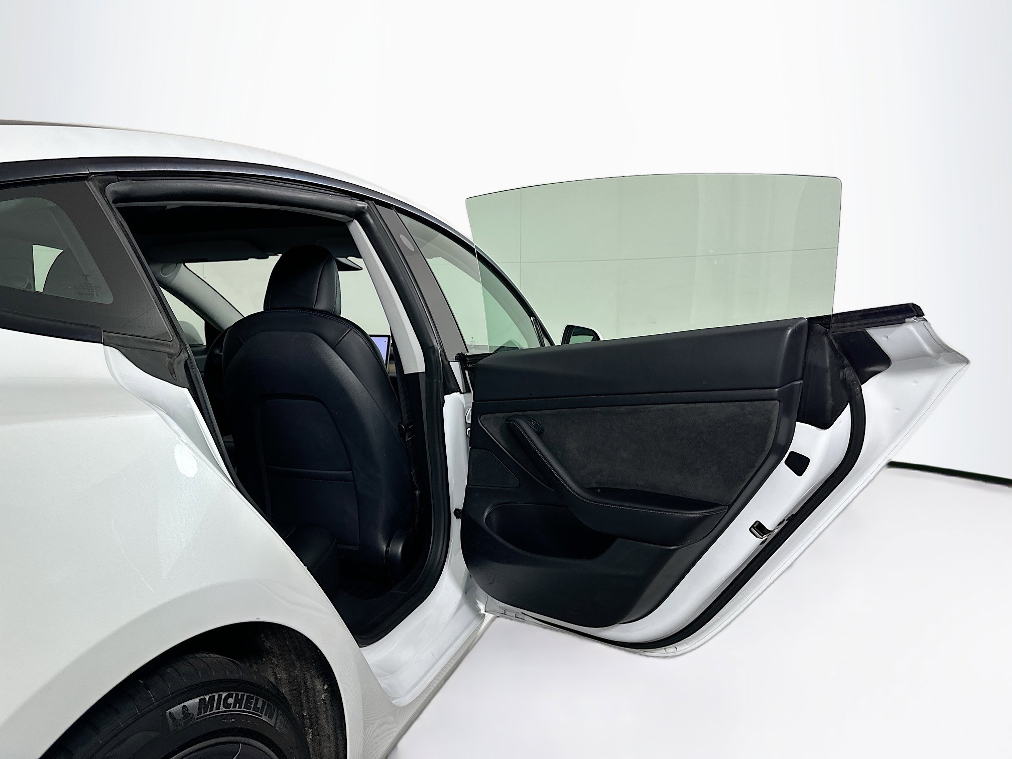 Used 2021 Tesla Model 3 Standard Range Plus image 29