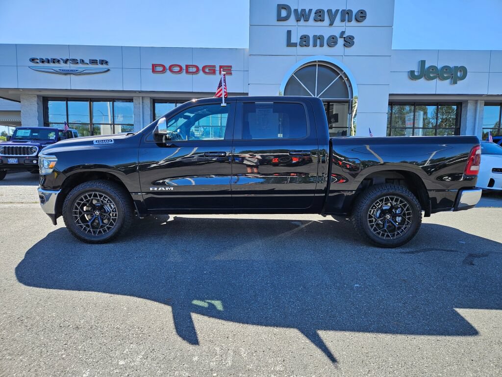 Used 2023 RAM 1500 Laramie AWD/4WD image 2