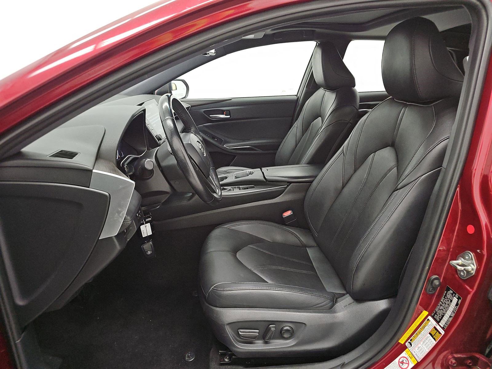 Used 2019 Toyota Avalon XLE w/ Moonroof Package image 7