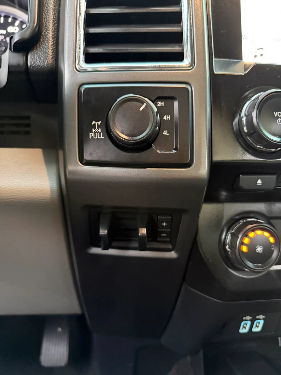 Used 2017 Ford F250 XLT w/ XLT Value Package AWD/4WD image 23