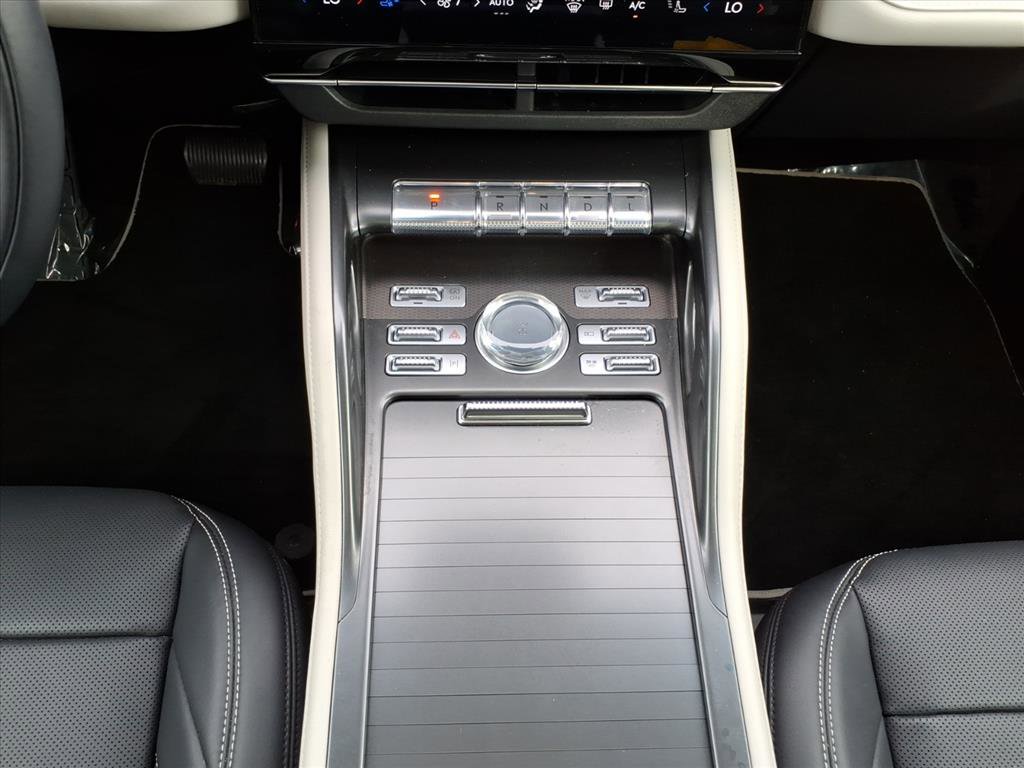 Used 2024 Lincoln Nautilus Premier w/ Equipment Group 102A image 20