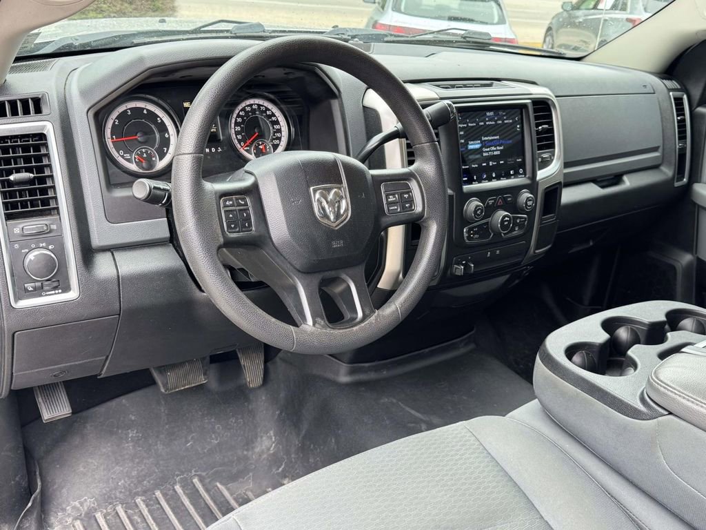 Used 2018 RAM 3500 SLT RWD image 2