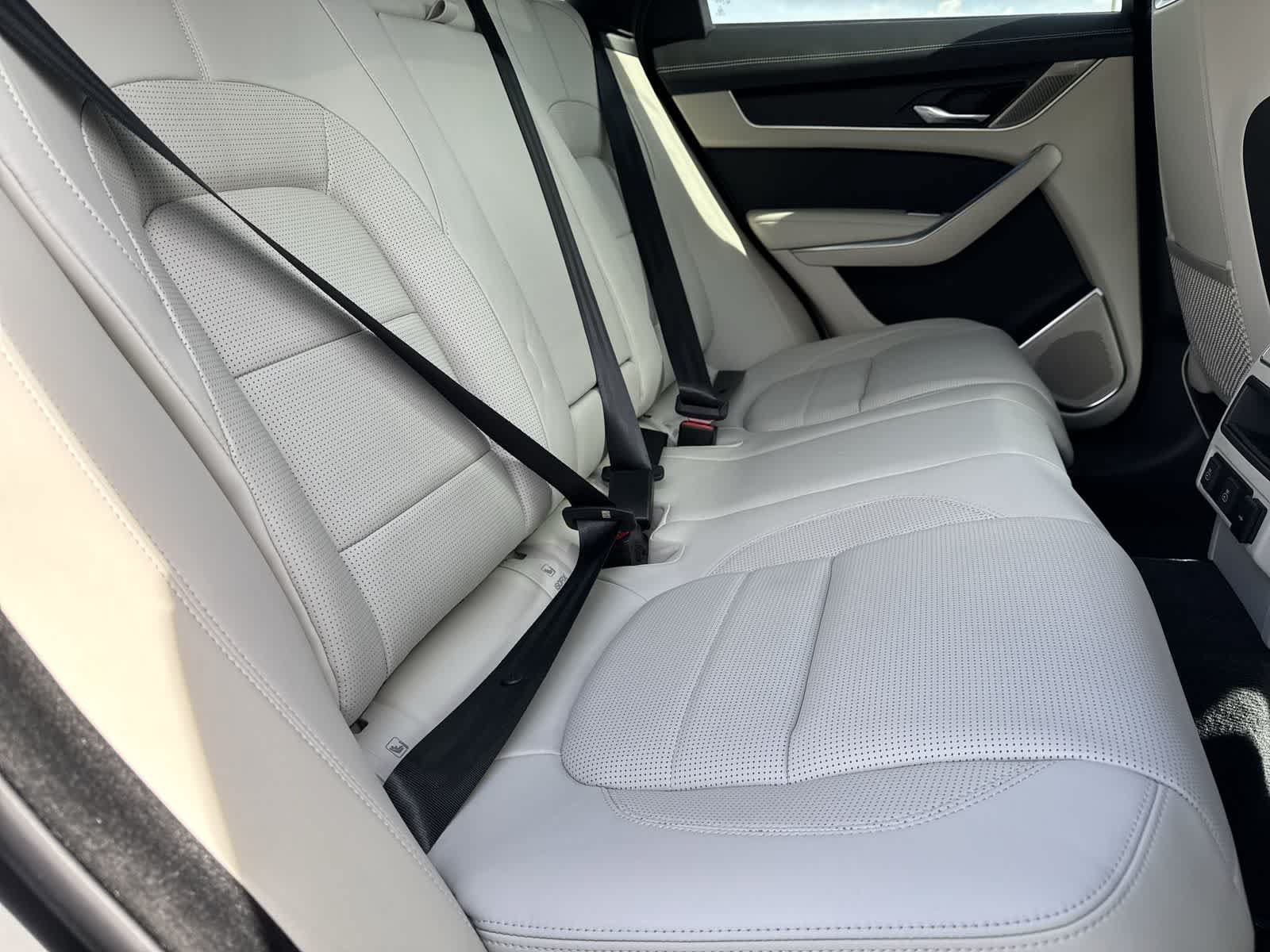 Used 2026 Jaguar F-PACE R-Dynamic S AWD/4WD image 19