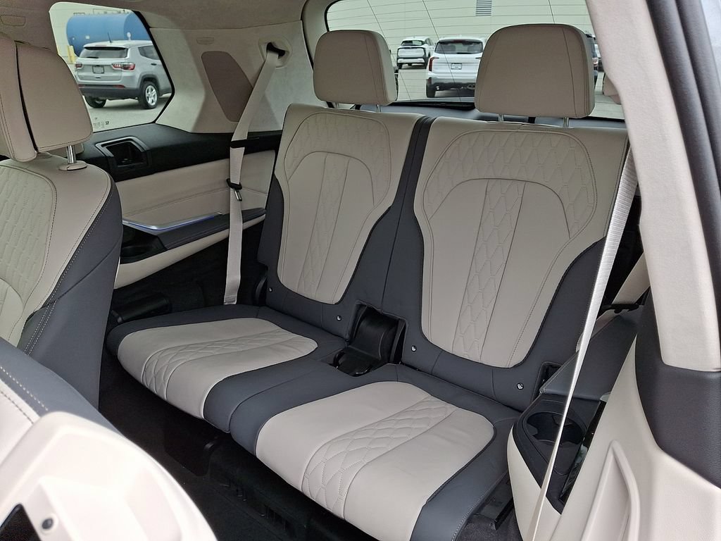 Used 2024 BMW X7 M60i w/ Executive Package AWD/4WD image 14