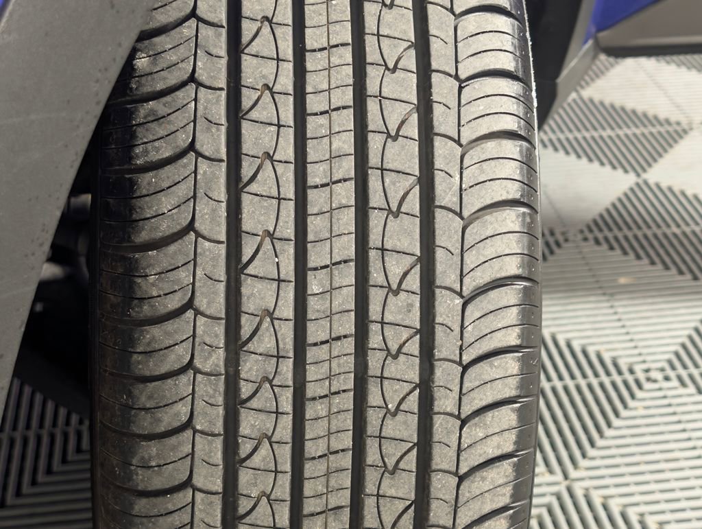 Used 2024 Hyundai Venue Limited image 25