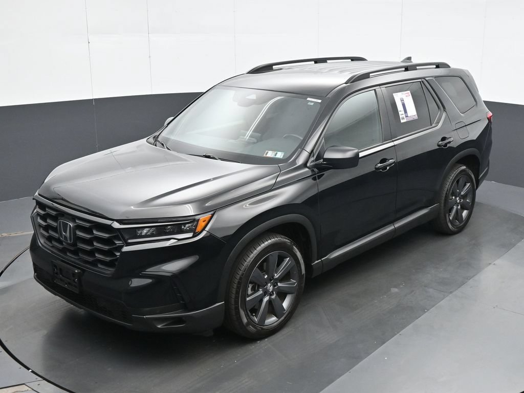 Used 2025 Honda Pilot Sport image 18