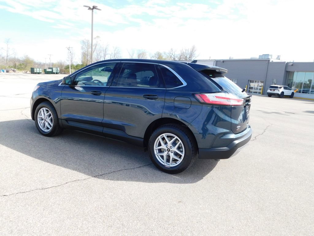 Used 2024 Ford Edge SEL w/ Convenience Package image 5