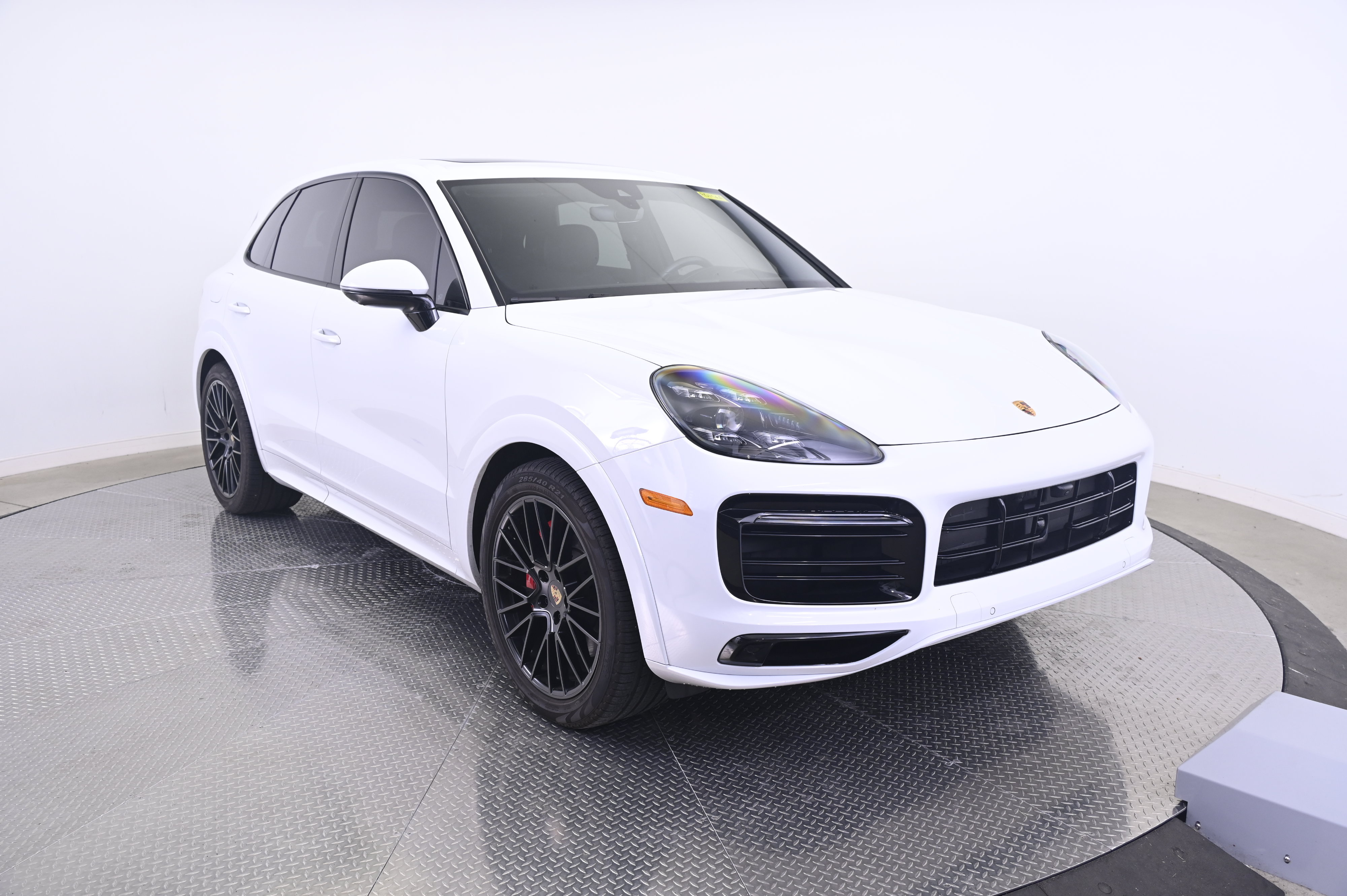 Certified 2023 Porsche Cayenne GTS AWD/4WD image 9