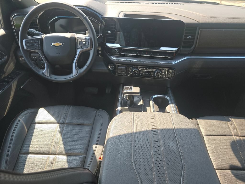 Used 2024 Chevrolet Silverado 1500 High Country w/ Technology Package AWD/4WD image 22