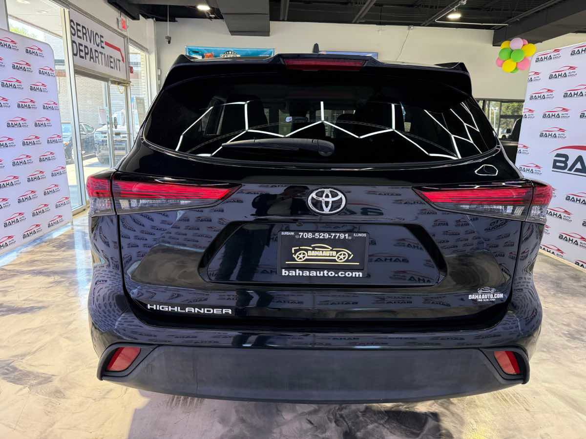 Used 2022 Toyota Highlander L FWD image 36