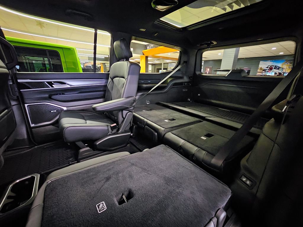 New 2026 Jeep Grand Wagoneer 4WD image 44