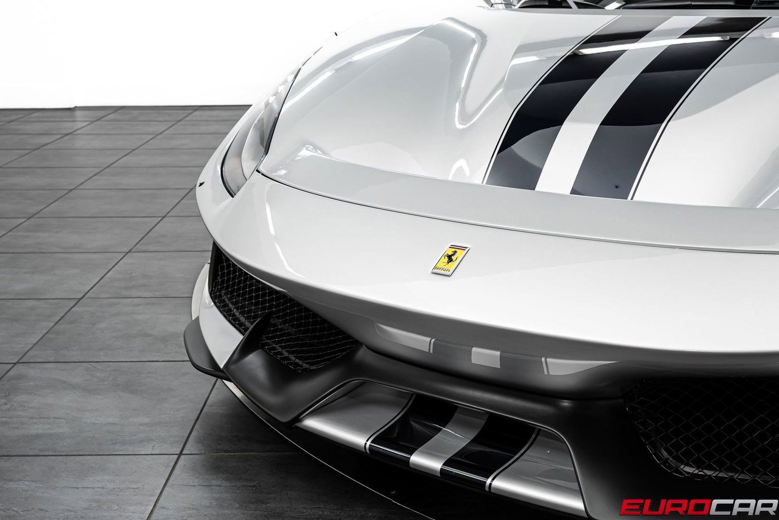 Used 2020 Ferrari 488 Pista *HUGE CARBON INTERIOR OPTIONS image 13