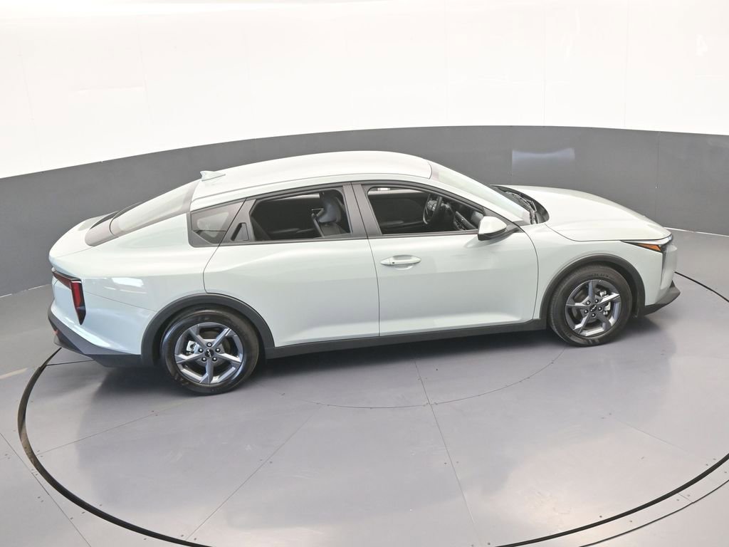 Used 2025 Kia K4 LXS image 47