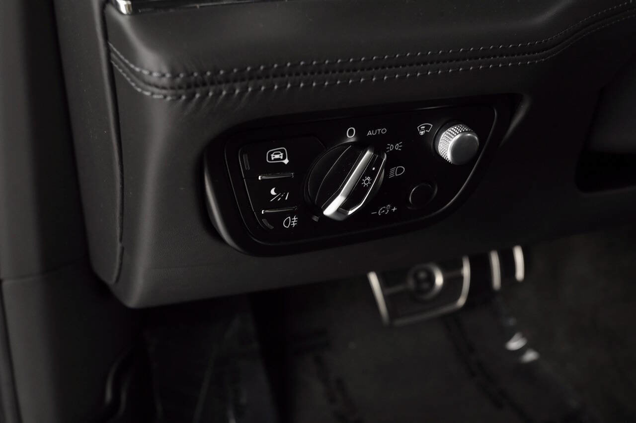 Used 2021 Bentley Bentayga Speed image 36