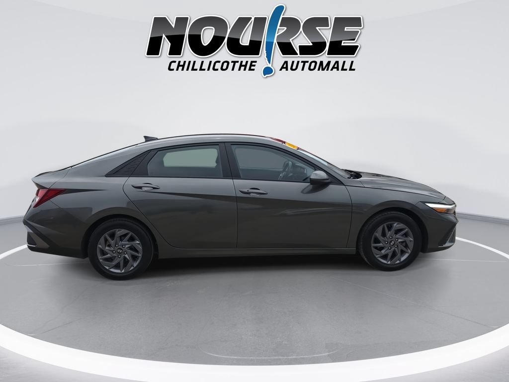 Used 2024 Hyundai Elantra SEL FWD image 9