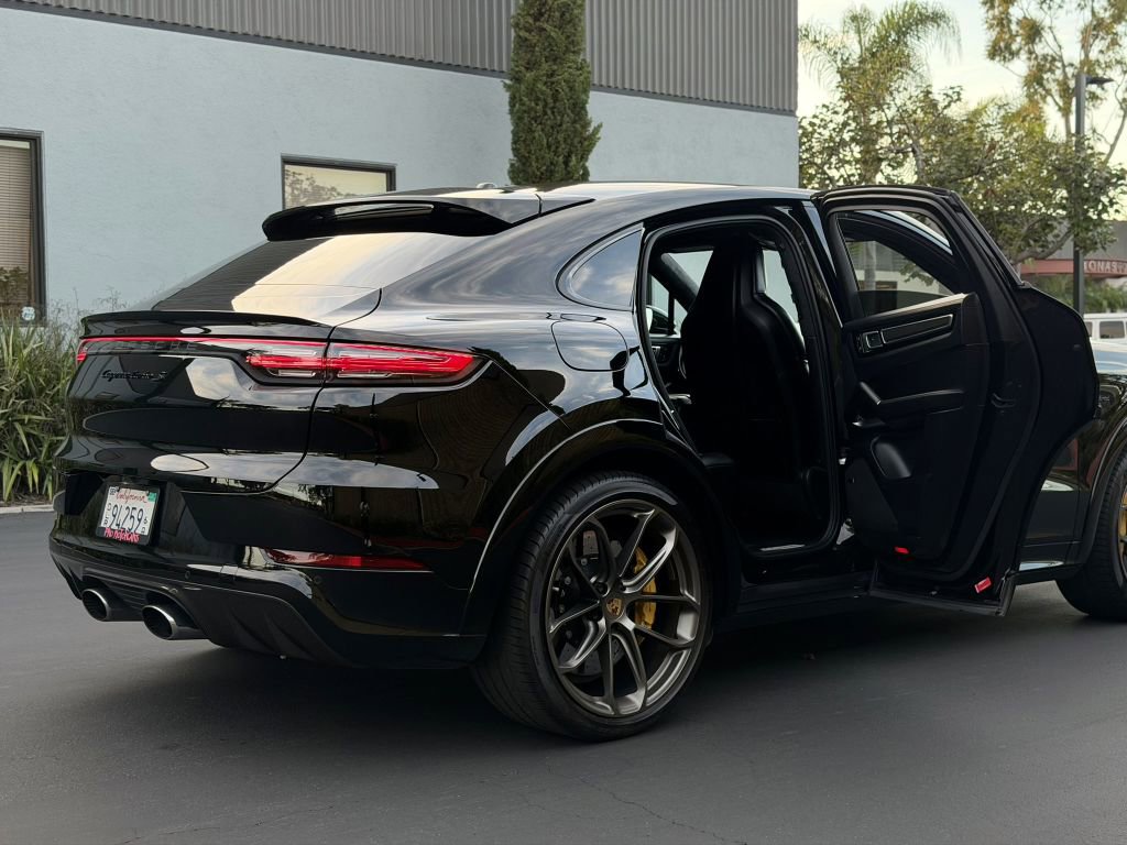 Used 2023 Porsche Cayenne Turbo S AWD/4WD image 53