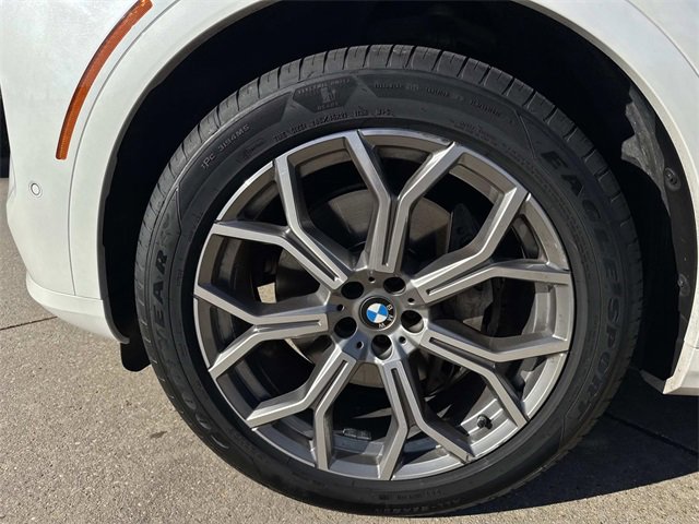 Used 2023 BMW X7 xDrive40i image 9