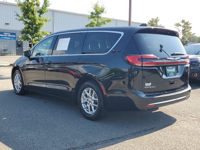 Certified 2023 Chrysler Pacifica Touring-L FWD image 6