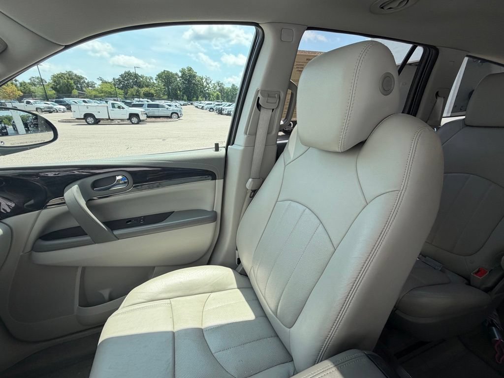 Used 2017 Buick Enclave Leather FWD image 18