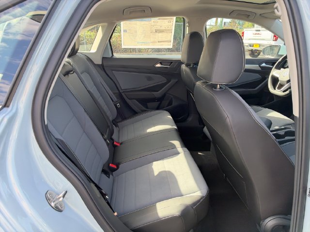 New 2027 Volkswagen Jetta SE FWD image 11
