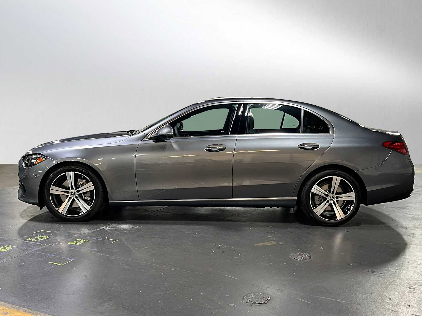Used 2025 Mercedes-Benz C 300 4MATIC Sedan image 6