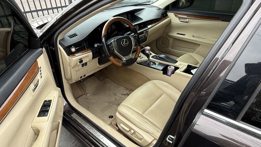 Used 2013 Lexus ES 300h w/ Premium Pkg image 3