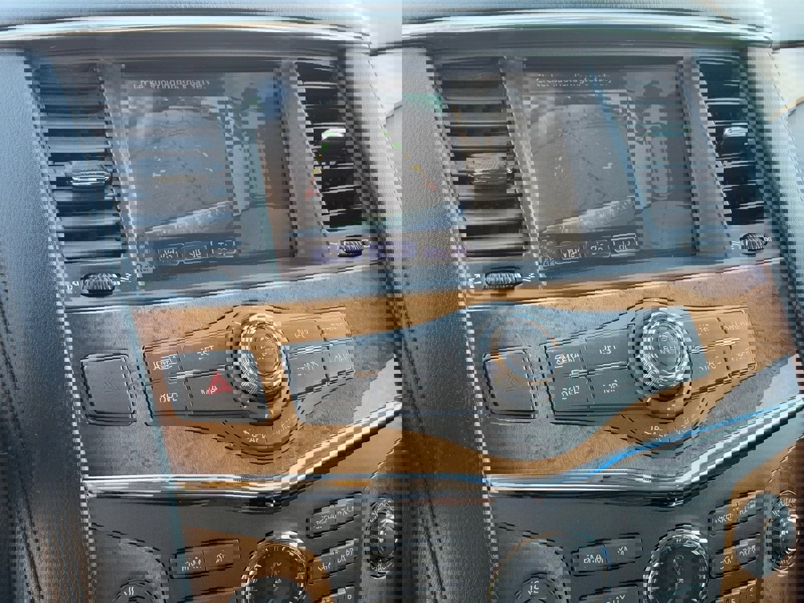 Used 2011 INFINITI QX56 Base w/ Theater Pkg image 22