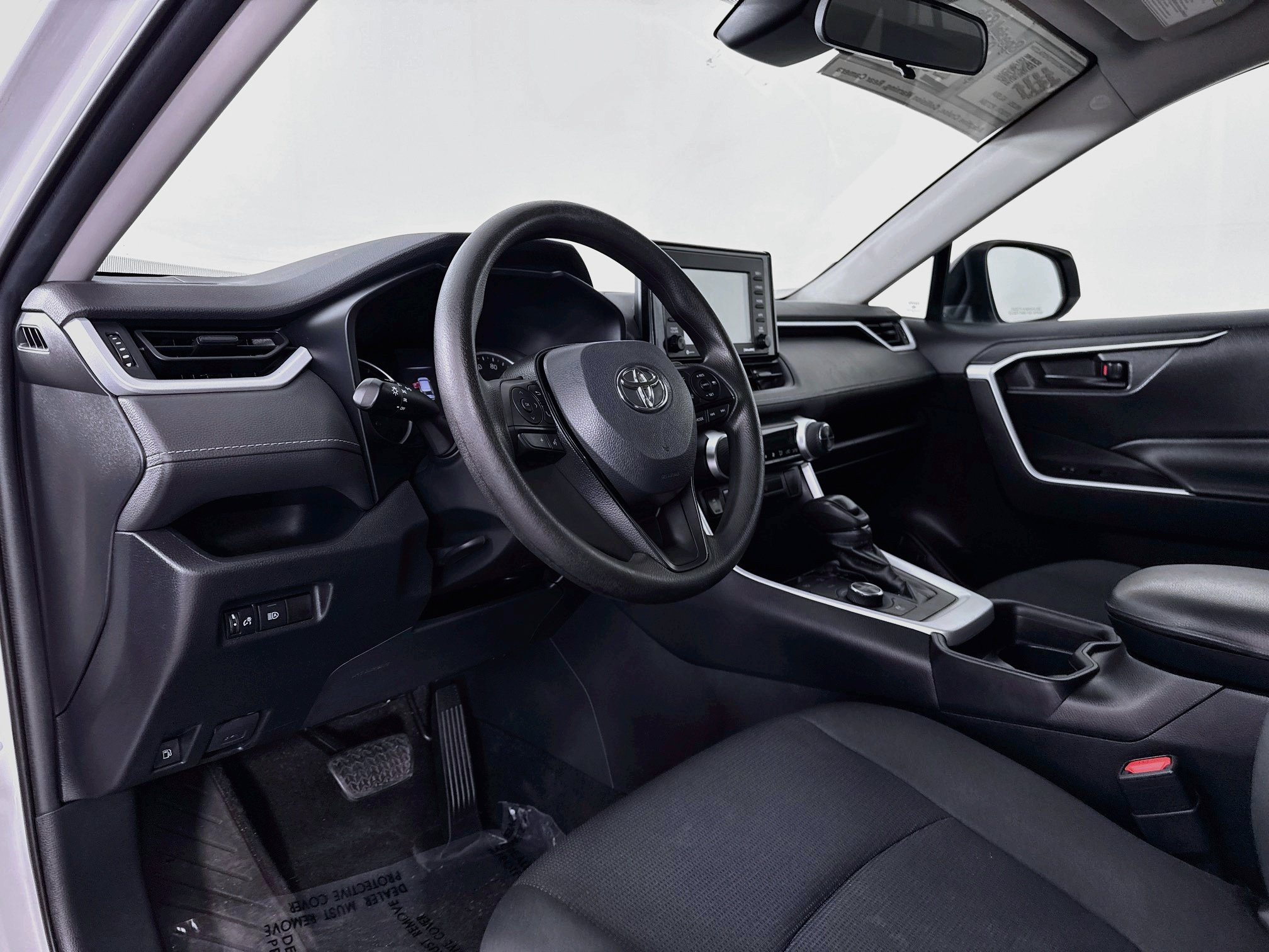 Used 2020 Toyota RAV4 LE AWD/4WD image 9
