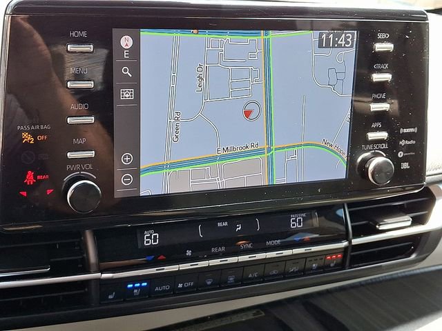 Used 2021 Toyota Sienna Limited image 21