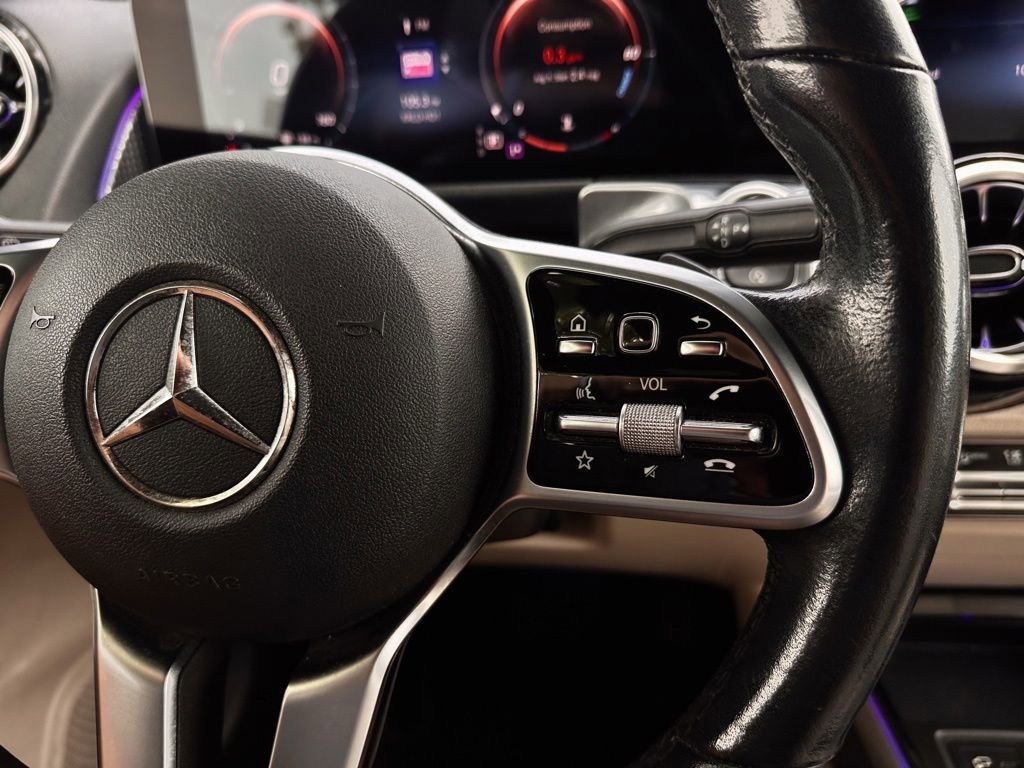 Used 2022 Mercedes-Benz GLB 250 w/ Premium Package Lite image 14