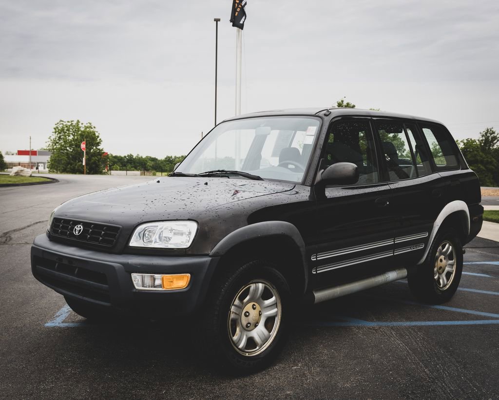 Used 1998 Toyota RAV4 4WD 4-Door image 2