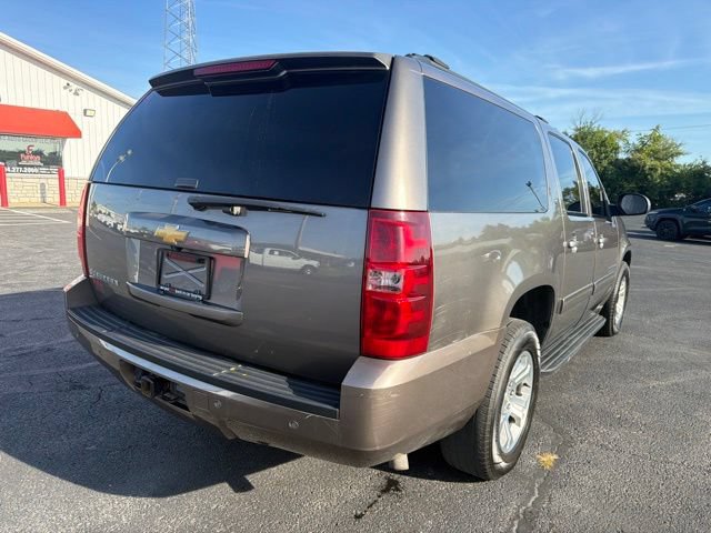 Used 2014 Chevrolet Suburban LT RWD image 7