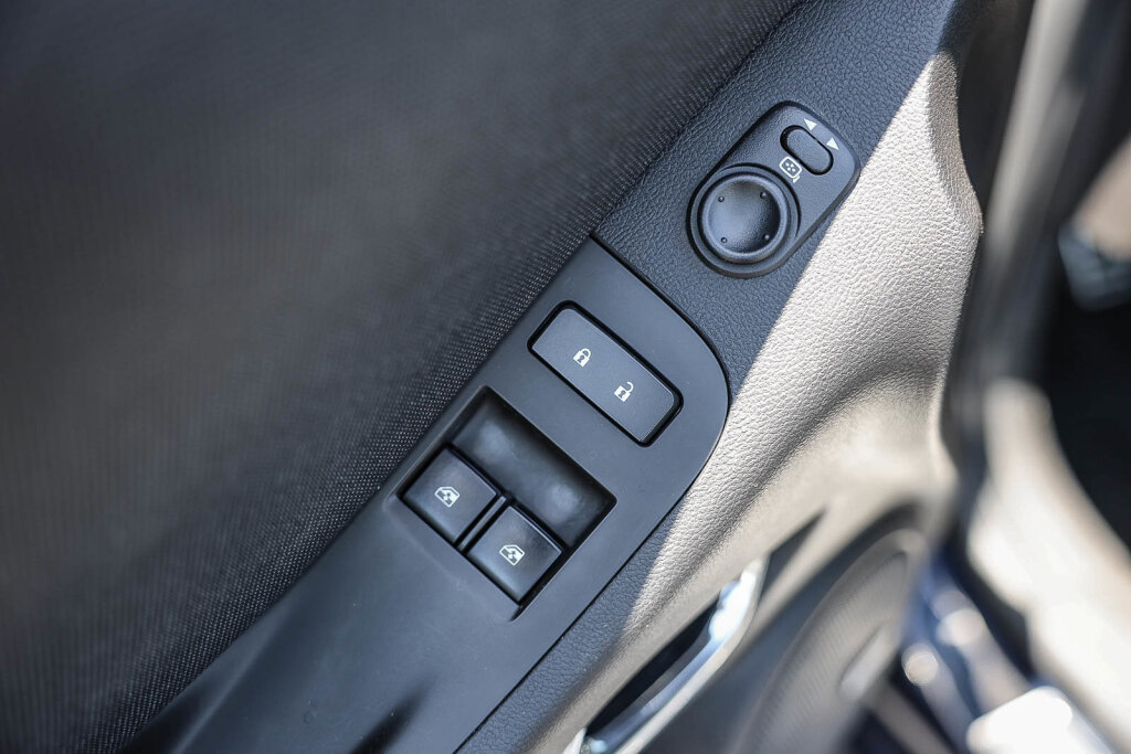 Used 2012 Chevrolet Camaro SS RWD image 10