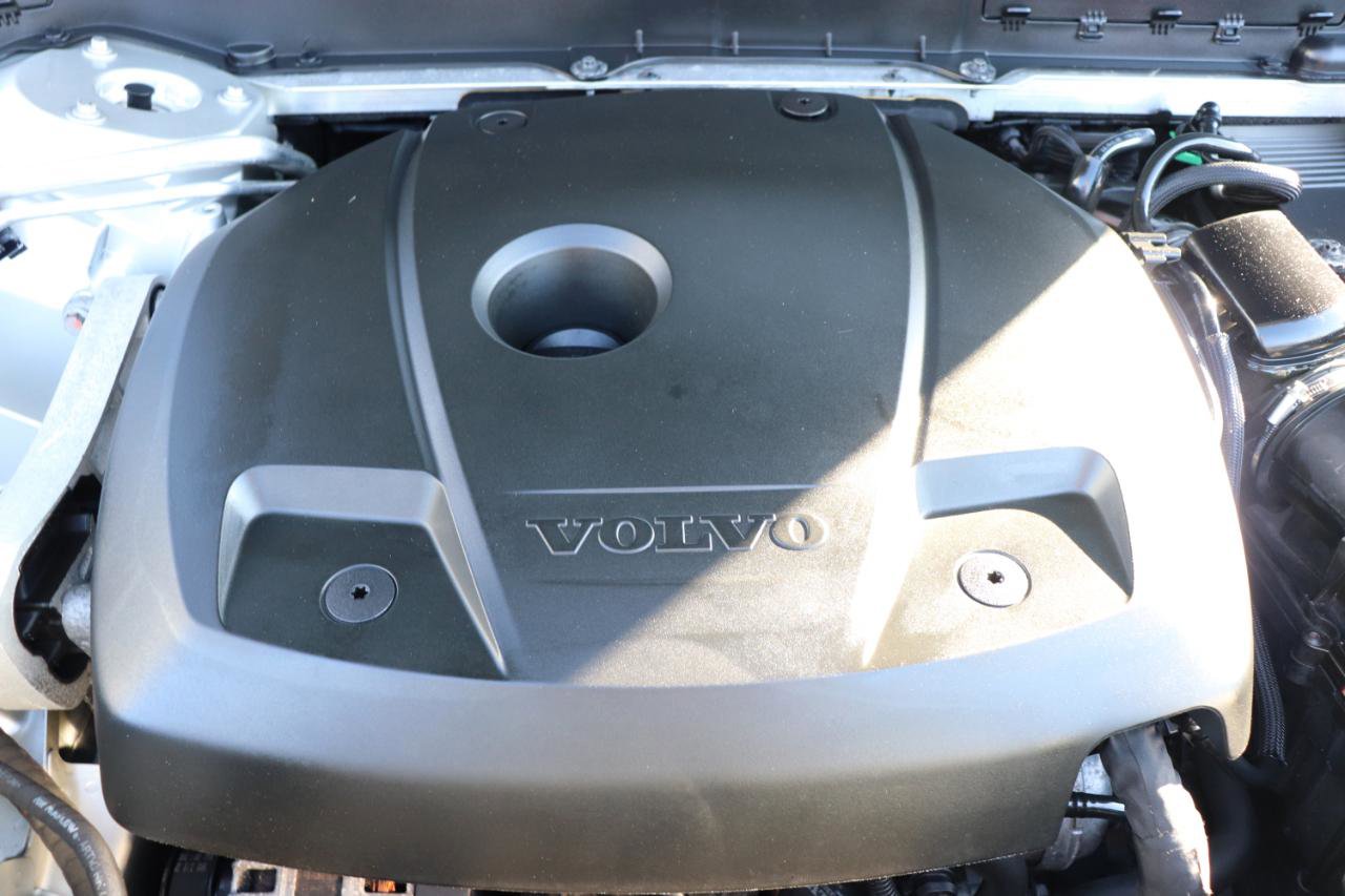 Used 2016 Volvo XC90 T6 Momentum image 50