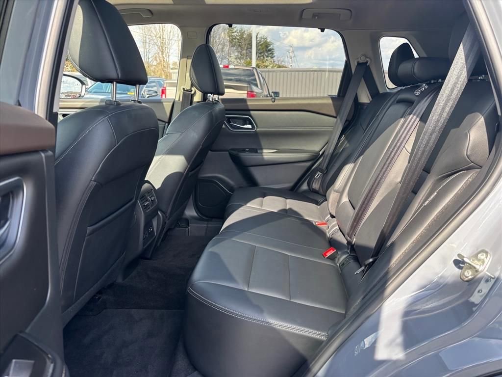 Used 2021 Nissan Rogue SL w/ Premium Package image 12