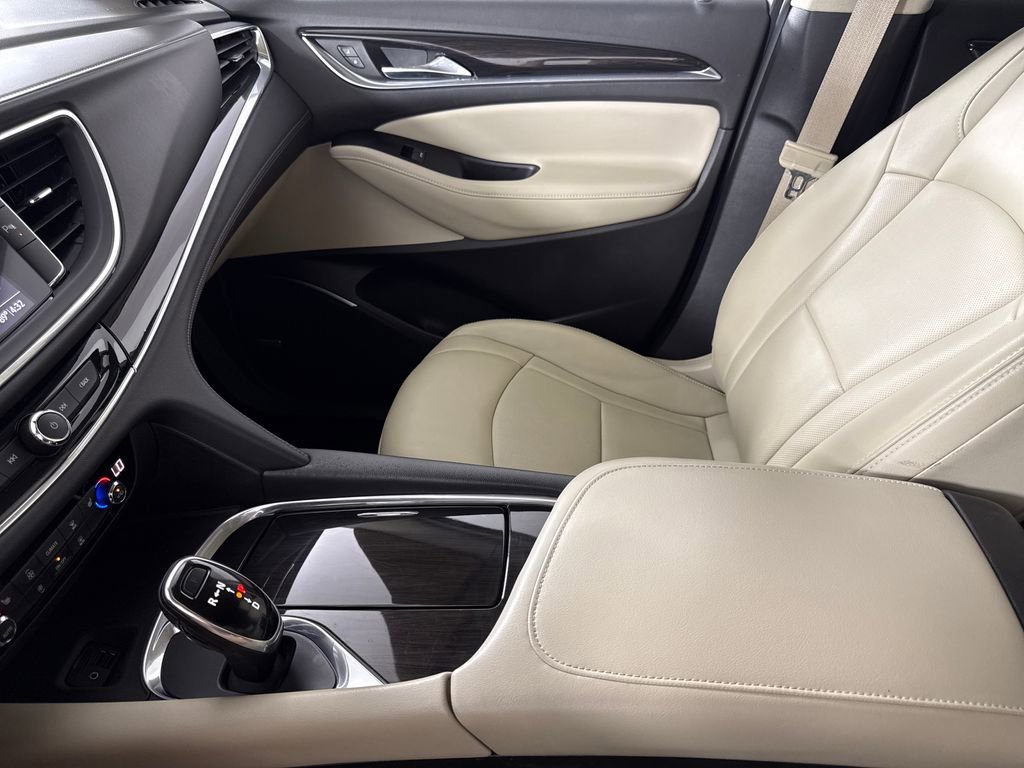 Used 2020 Buick Enclave Essence w/ Sound and Sites Package FWD image 21