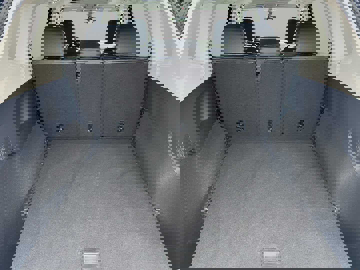 Certified 2024 Volkswagen Tiguan SE image 11