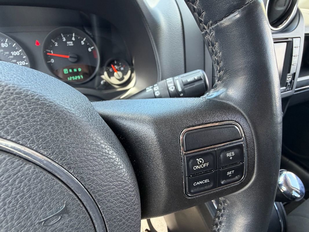 Used 2012 Jeep Compass Latitude AWD/4WD image 28