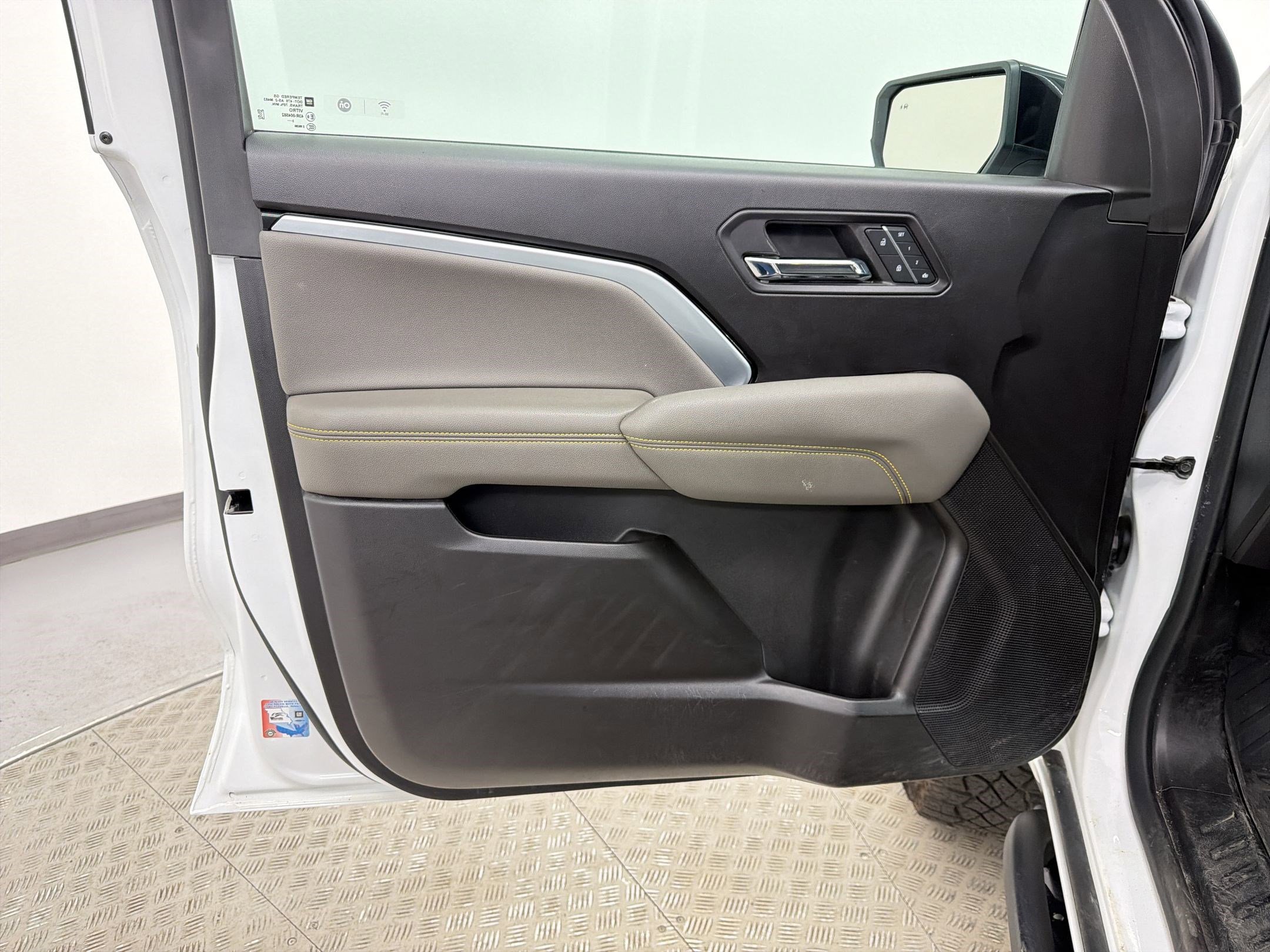 Used 2023 Chevrolet Colorado ZR2 w/ ZR2 Convenience Package III image 19