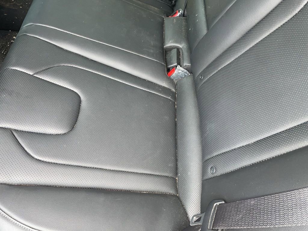 Used 2024 Hyundai Elantra Limited image 13