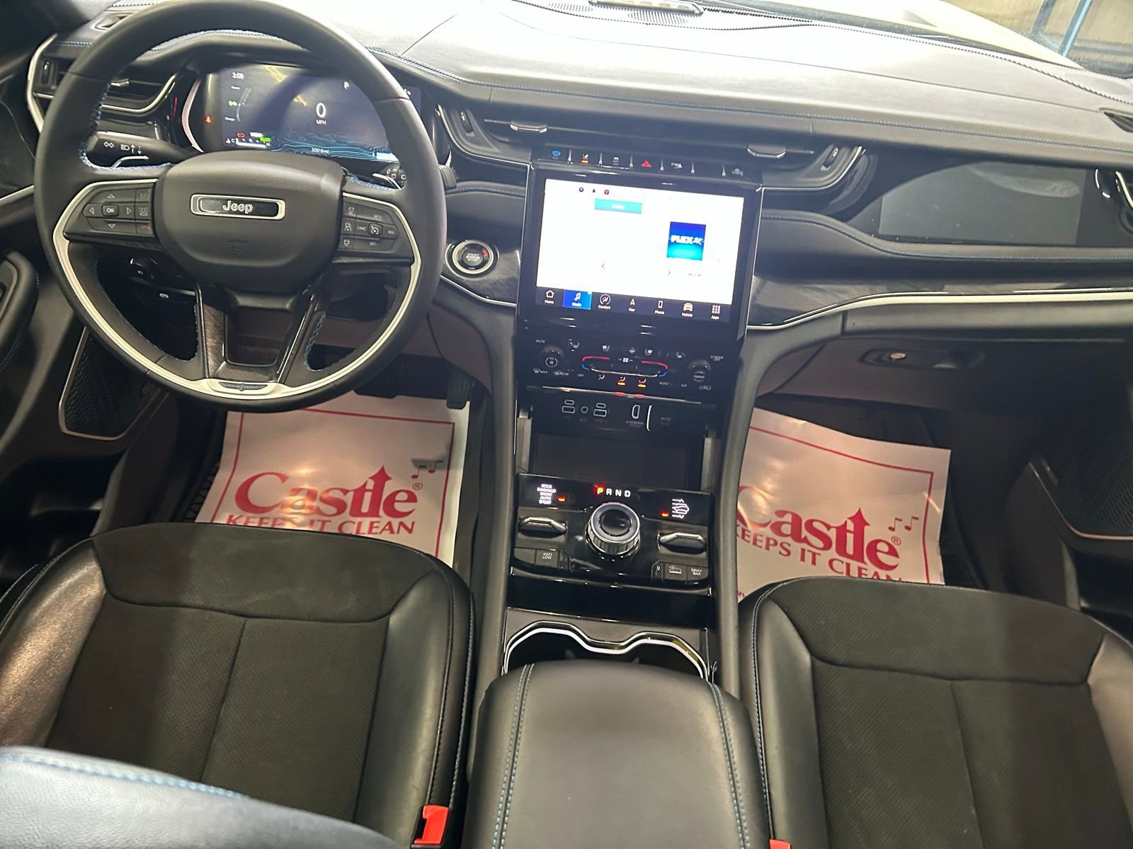 Certified 2022 Jeep Grand Cherokee Trailhawk w/ Luxury Tech Group III image 27