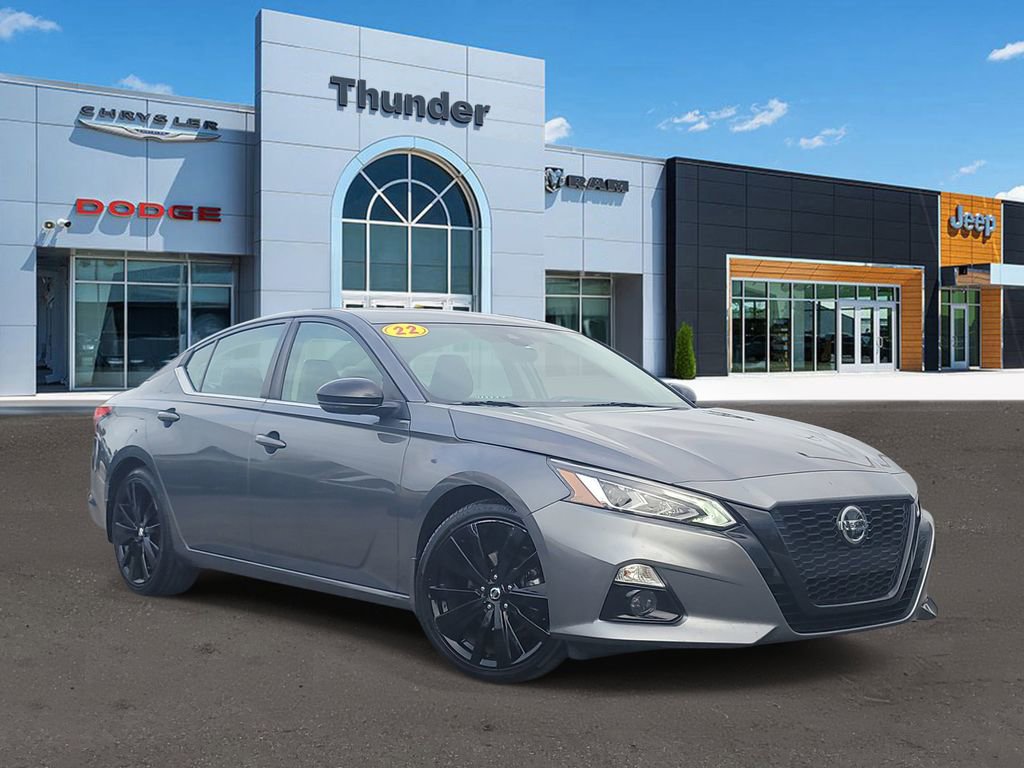 Used 2022 Nissan Altima 2.5 SR w/ Midnight Edition Package FWD image 1