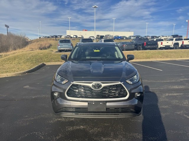 Certified 2022 Toyota Highlander XLE image 8