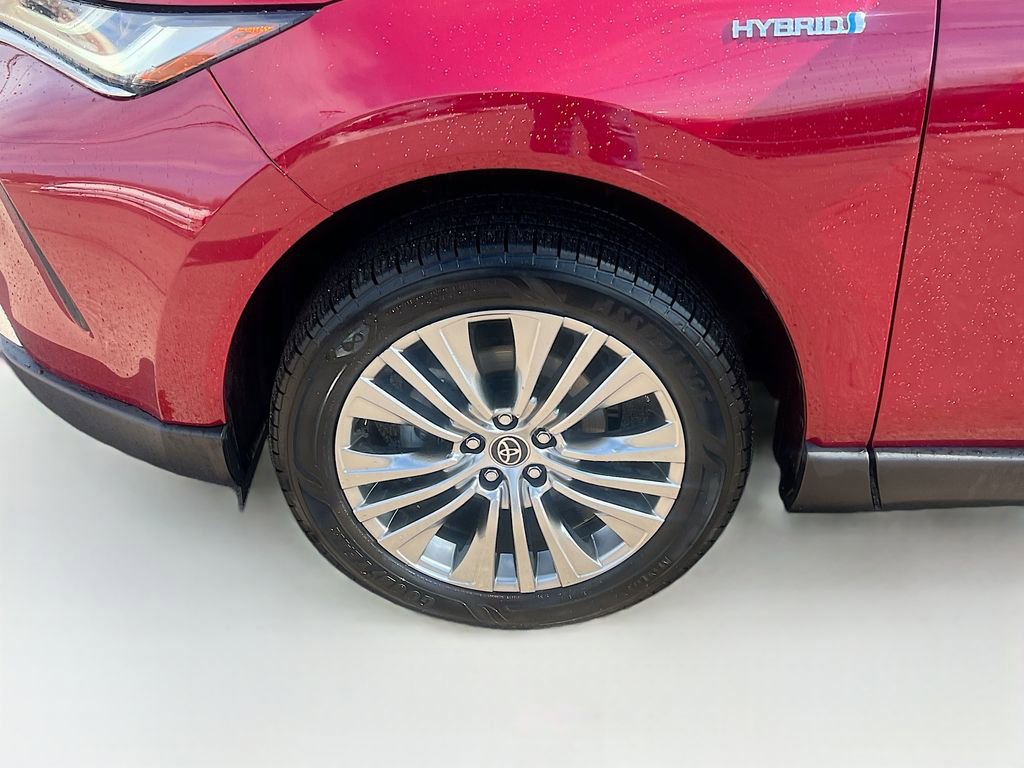 Used 2022 Toyota Venza XLE image 31