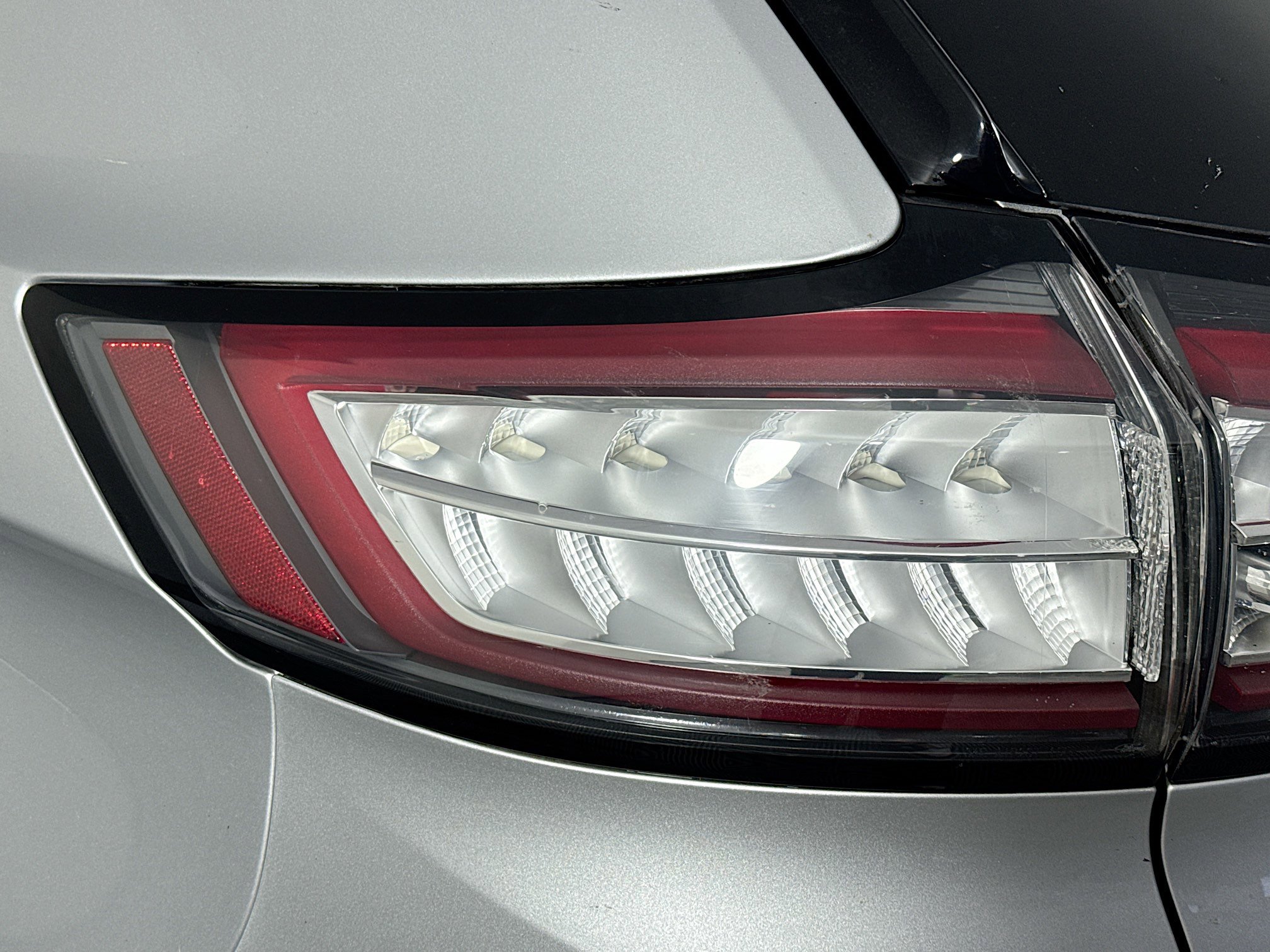 Used 2018 Ford Edge Titanium FWD image 35