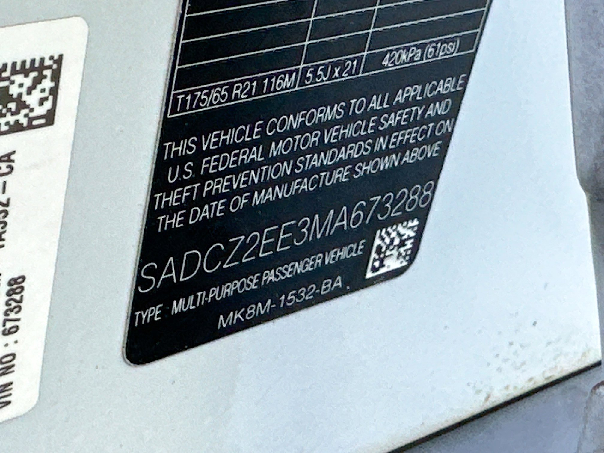 Used 2021 Jaguar F-PACE SVR image 40