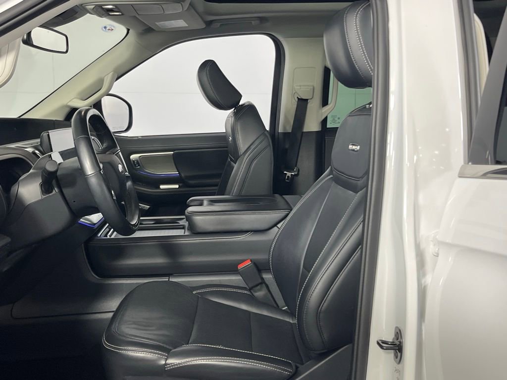 Used 2025 Ford Expedition Platinum image 20