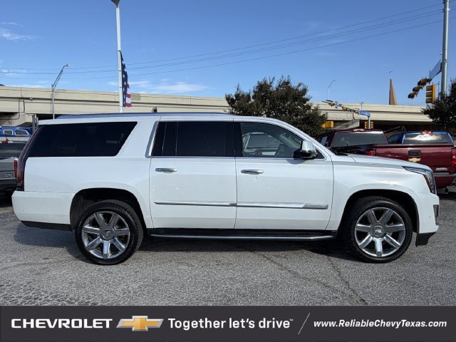 Used 2019 Cadillac Escalade ESV Premium Luxury AWD/4WD image 3